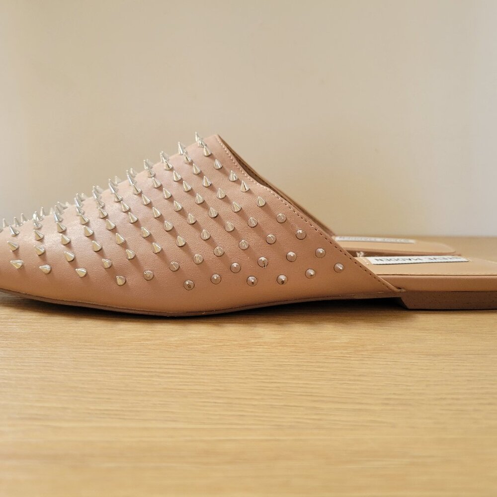 Steve Madden Studded Mule Flats – Size 10 – Blush Pink Spike Stud Slip-On Shoes - Picture 3 of 6